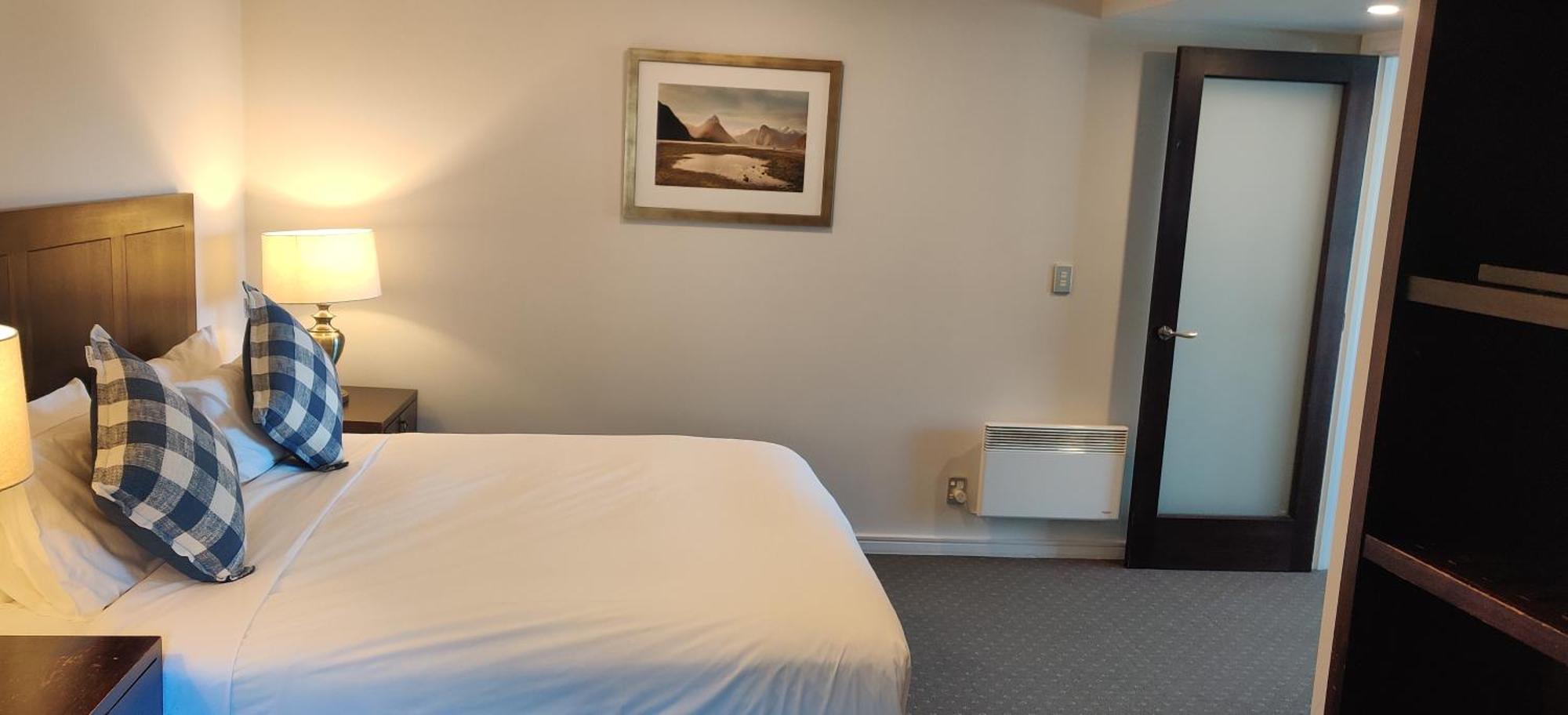 Nugget Point Hotel Queenstown